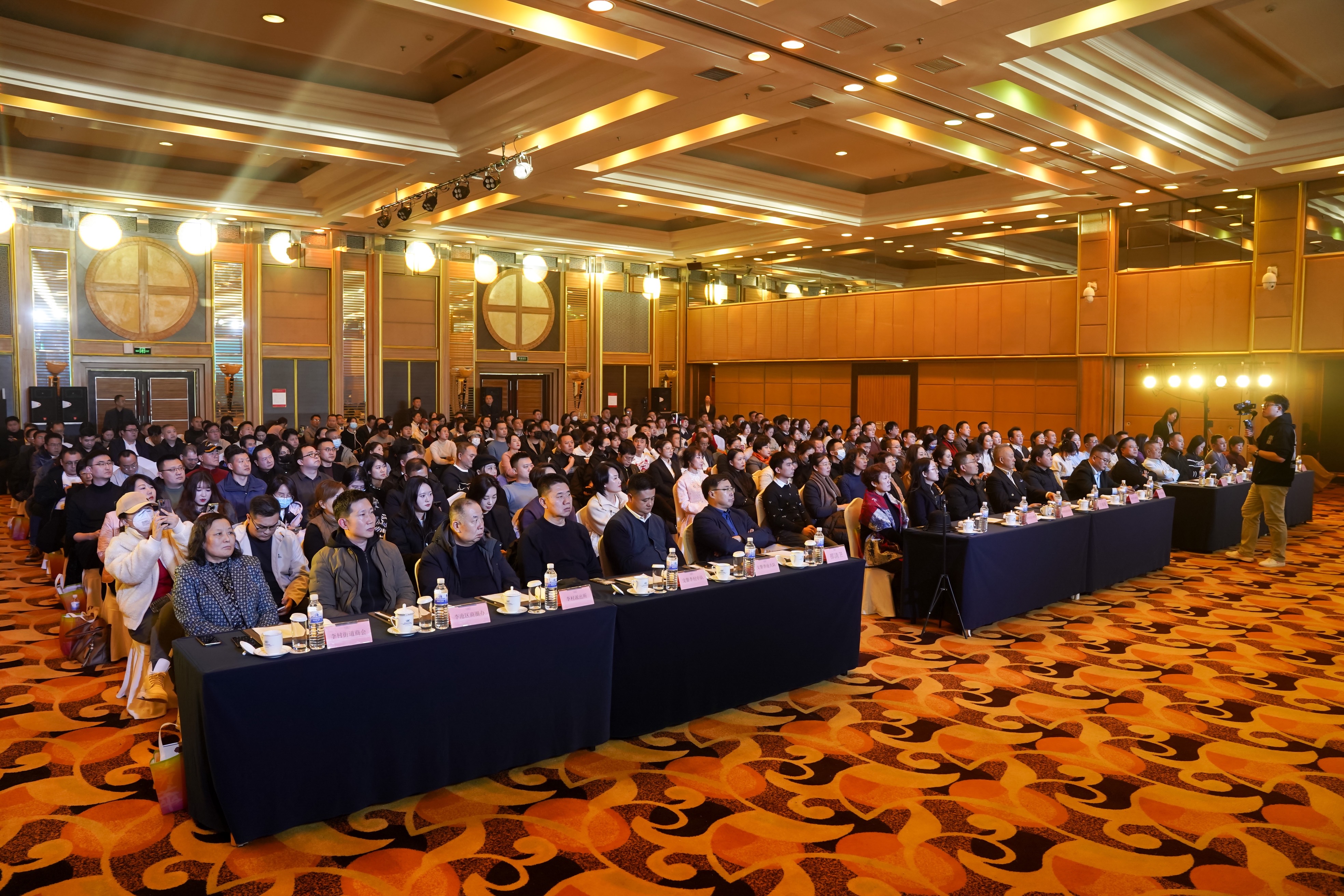 眾多政、商、媒體賓朋齊聚一堂，共同見證此次盛會 (3).jpg