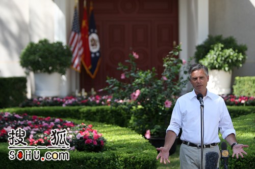 美國(guó)新任大使在官邸與媒體見面 新任大使洪博培 崔萌攝