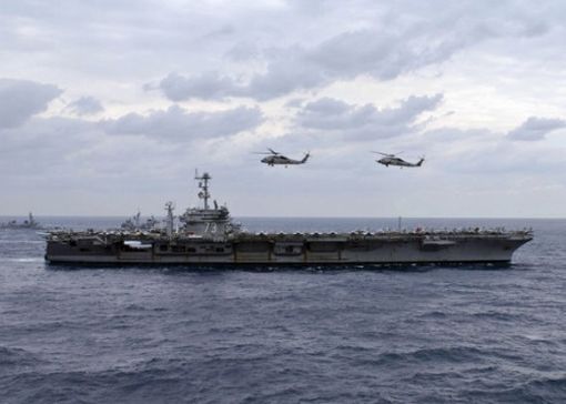 資料圖：美軍“喬治·華盛頓”號航空母艦與反潛機(jī)編隊。