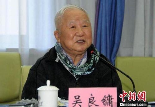 著名建筑與城鄉(xiāng)規(guī)劃學(xué)家吳良鏞院士。孫自法 攝(資料圖)