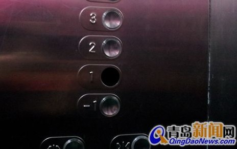 悅喜客來電梯按鈕被挖空電線裸露 兒童險觸電