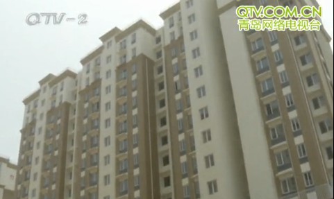 福順嘉苑不按期交房 五六十位業(yè)主圍堵小區(qū)門 福順嘉苑不按期交房 五六十位業(yè)主圍堵小區(qū)門