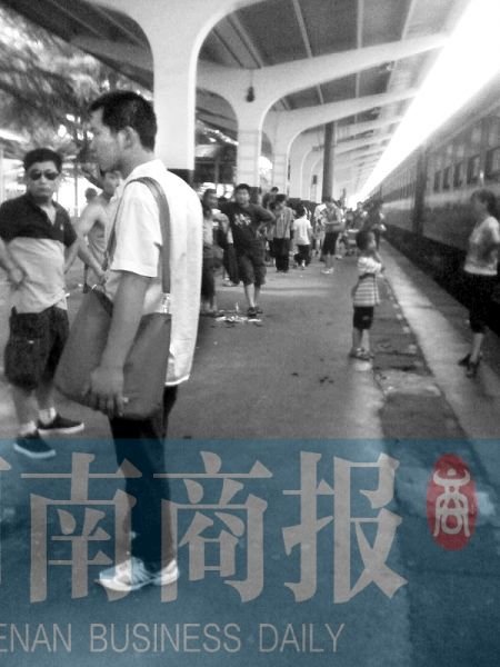 河南暴雨列車(chē)晚點(diǎn)