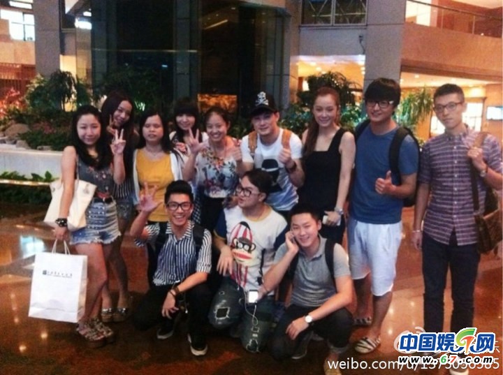 那英組集體逛街