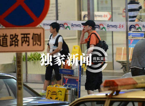 曝徐帆甩王志文戀上馮小剛 難抵猛烈攻勢(shì)劈腿