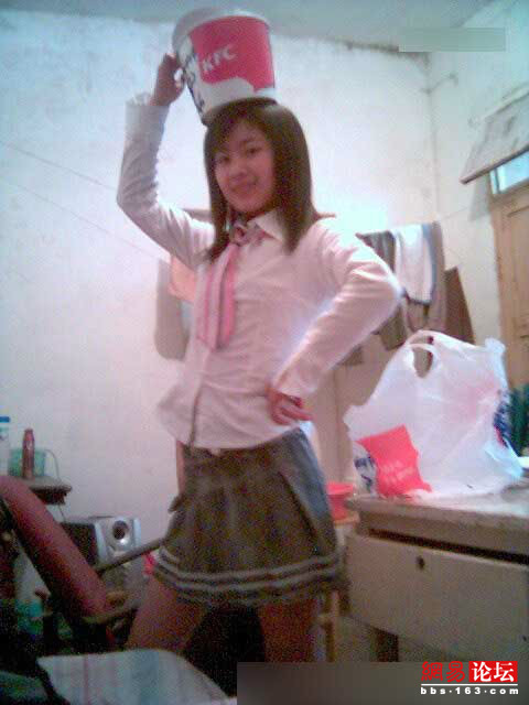當(dāng)代女大學(xué)生宿舍生活