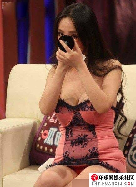 防止泄春光 女星一定要注意坐姿！