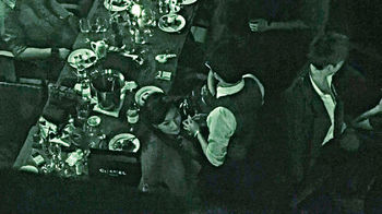 女星進(jìn)了夜店就狂放無(wú)限??！