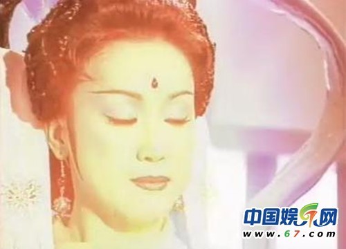 那些演過(guò)女?huà)z的女星:何琳孫菲菲驚艷米雪雷人