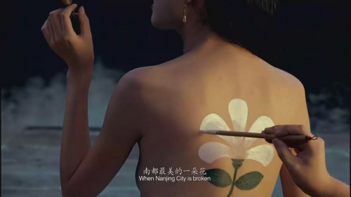 為藝術(shù)獻身女星 脫真的需要勇氣