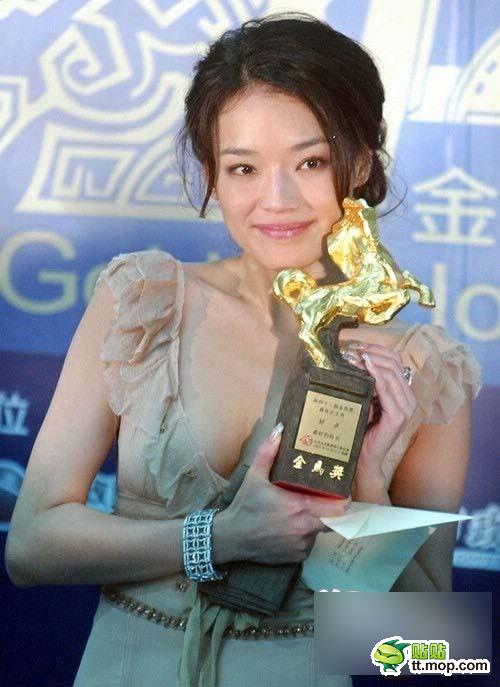 舒淇力挺甄子丹陷罵戰(zhàn) 三級艷星從良艱辛洗底不易