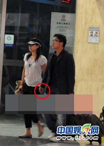 霍啟剛家族三代豪門婚姻:霍家媳婦個(gè)個(gè)是美女