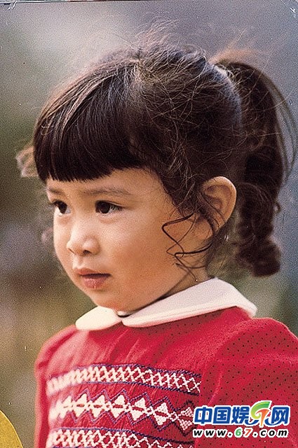 TVB明星兒時(shí)照 佘詩曼童年三點(diǎn)式比基尼照曝光