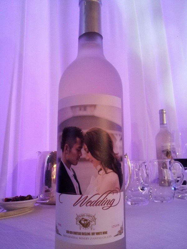 林丹謝杏芳家鄉(xiāng)辦喜宴 游街排場大　