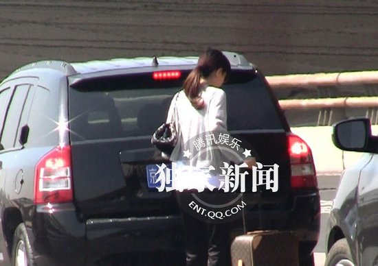　隨著章子怡與撒貝寧戀情的曝光，小撒搭上了國(guó)際巨星，經(jīng)緯則也找到了自己的真愛(ài)。