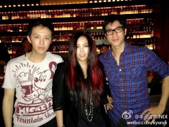 王力宏李云迪齊聚張惠妹酒吧 王力宏李云迪齊聚張惠妹酒吧