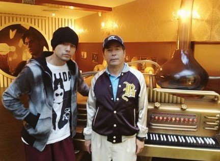 吳秀波送母親住老人院蔡國(guó)慶羞談母親癡呆 明星待父母兩重天