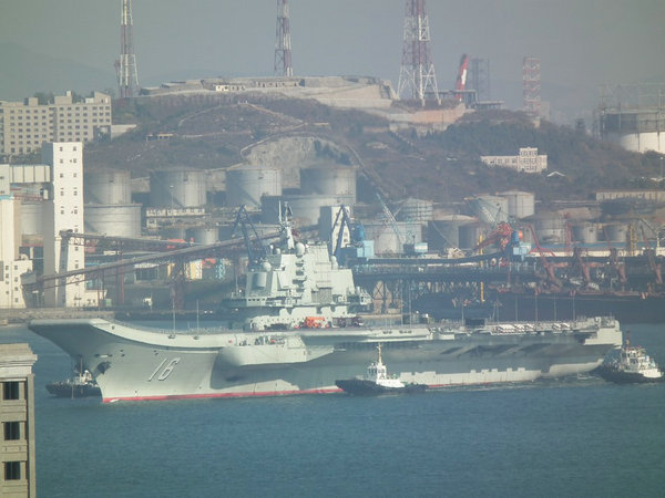 資料圖：遼寧艦入列后首次完成出海測(cè)試。