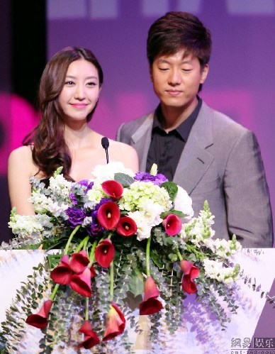 凌瀟肅唐一菲公開(kāi)亮相。