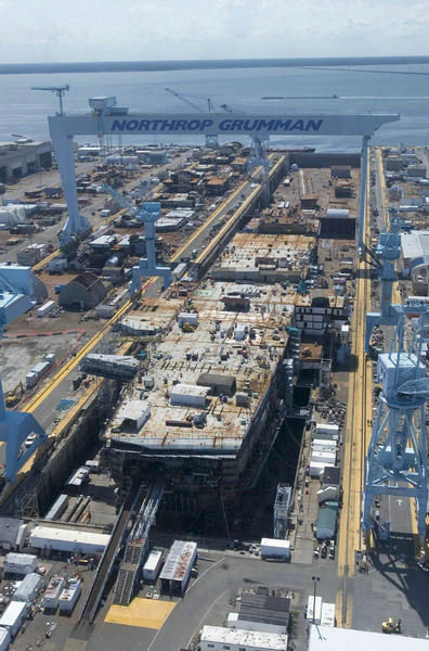 資料圖：外媒稱上海長(zhǎng)興造船廠在制造第二艘航母。