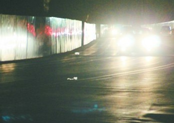 青島不少司機(jī)夜間行車(chē)濫用遠(yuǎn)光燈 存安全隱患