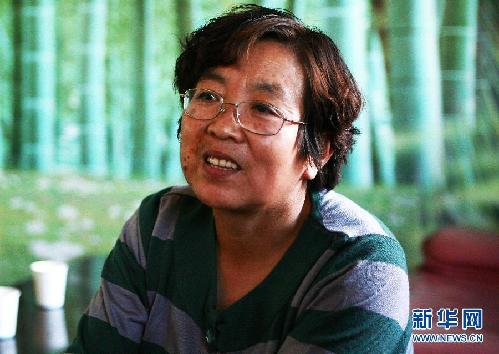 （十八大代表風采錄·圖文互動）（4）不讓一個學生掉隊——記甘肅省嘉峪關(guān)市酒鋼三中教師閆桂珍