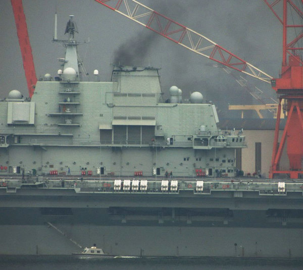 資料圖：遼寧艦雷達轉(zhuǎn)動。
