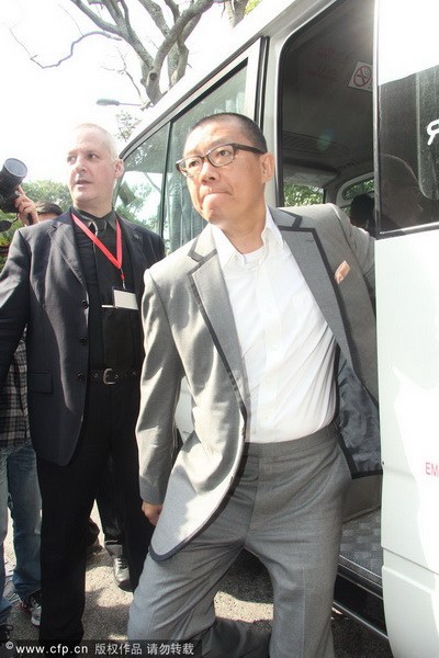 郭晶晶、霍啟剛注冊結(jié)婚 郭晶晶父母現(xiàn)身吳敏霞領(lǐng)銜伴娘團