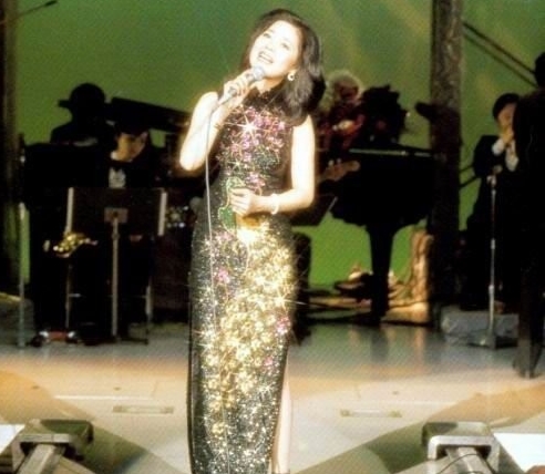 趙雅芝湯唯等眾一線女星演繹旗袍風(fēng)情 旗袍造型是慘是美眾說紛紜