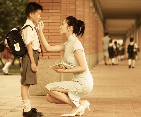 趙雅芝湯唯等眾一線女星演繹旗袍風(fēng)情 旗袍造型是慘是美眾說(shuō)紛紜