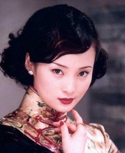 趙雅芝湯唯等眾一線女星演繹旗袍風(fēng)情 旗袍造型是慘是美眾說紛紜