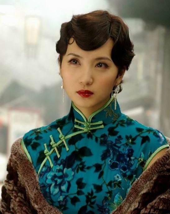 趙雅芝湯唯等眾一線女星演繹旗袍風(fēng)情 旗袍造型是慘是美眾說(shuō)紛紜