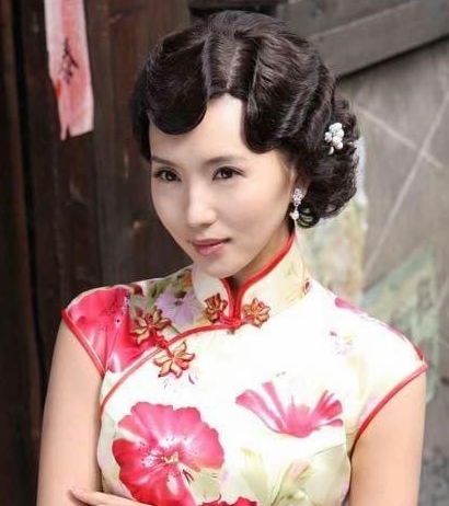 趙雅芝湯唯等眾一線女星演繹旗袍風(fēng)情 旗袍造型是慘是美眾說(shuō)紛紜