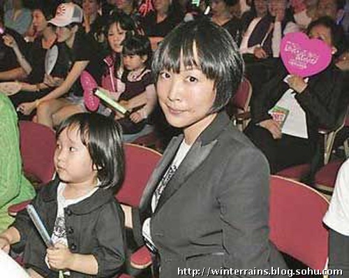 46歲任賢齊漂亮老婆陳則妤背景曝光 一對(duì)兒女可愛逗趣