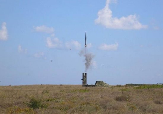 資料圖：紅旗9FD-2000遠程地空導(dǎo)彈發(fā)射。