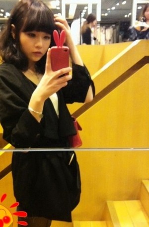 高曉松與嬌妻慶結(jié)婚紀念日微博自嘲 網(wǎng)友：會拍老婆馬屁了