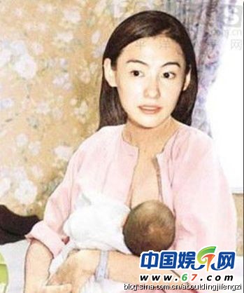 盤點當(dāng)眾哺乳秀母愛的女星
