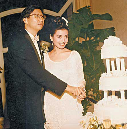 王寶強(qiáng)娶?；ㄟx美冠軍戀諧星 絕色女星嫁丑男(組圖)