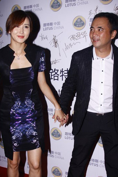 王寶強(qiáng)娶?；ㄟx美冠軍戀諧星 絕色女星嫁丑男(組圖)