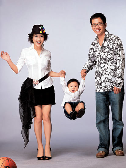 王寶強娶?；ㄟx美冠軍戀諧星 絕色女星嫁丑男(組圖)