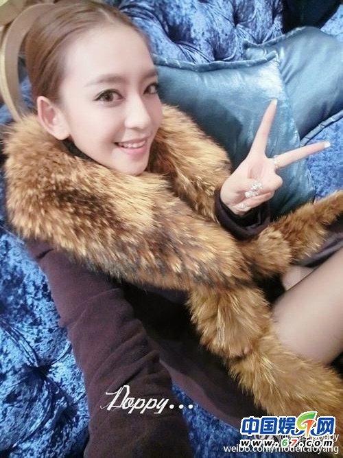 19歲嫩模曹陽獲“車展女神”封號(hào) 海量私照曝光