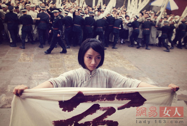 愛(ài)新覺(jué)羅啟星展露皇族氣質(zhì)