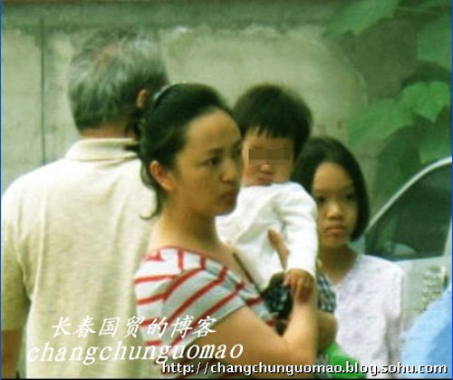 圖揭三線女星的隱秘豪門生活 娛樂(lè)圈就是大跳板