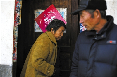12月18日，閔擁軍父母稱，案發(fā)前兒子是癲癇癥發(fā)作跑出去。