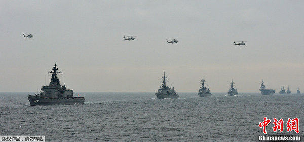 資料圖：日本海軍自衛(wèi)隊(duì)編隊(duì)航行。