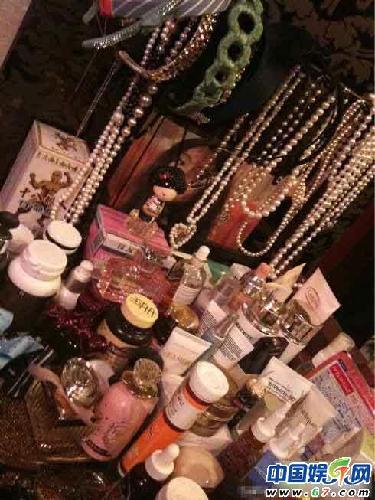 富婆大S真實(shí)生活曝光