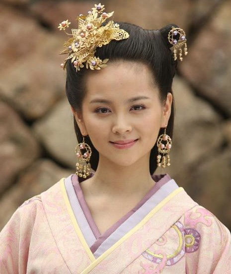 北影?；廊藞D譜 華妃蔣欣坎坷上位