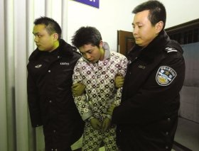 1月16日下午,犯罪嫌疑人王志初被新化警察抓獲。圖/IC