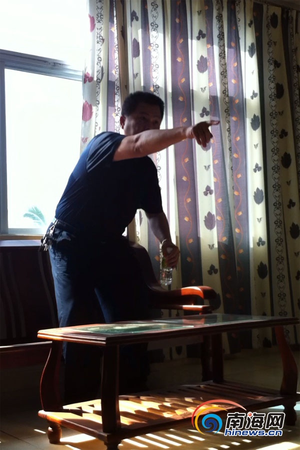 警察培訓學校教官姜發(fā)暴跳如雷(南海網(wǎng)記者陳麗娜攝)