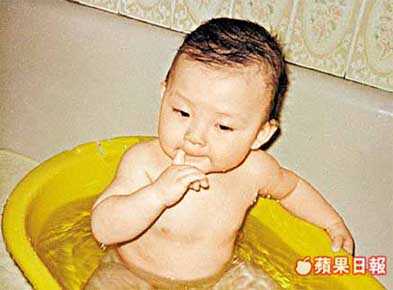 曝明星幼時(shí)舊照個(gè)個(gè)是小可愛